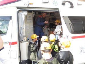 救急車見学.JPG