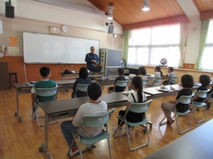 江戸岡小学校授業風景.jpg